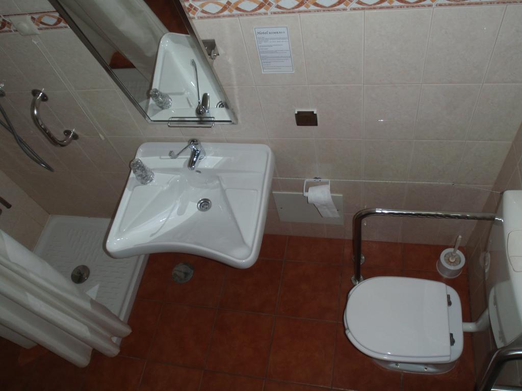 אוריקי Hotel Romba מראה חיצוני תמונה